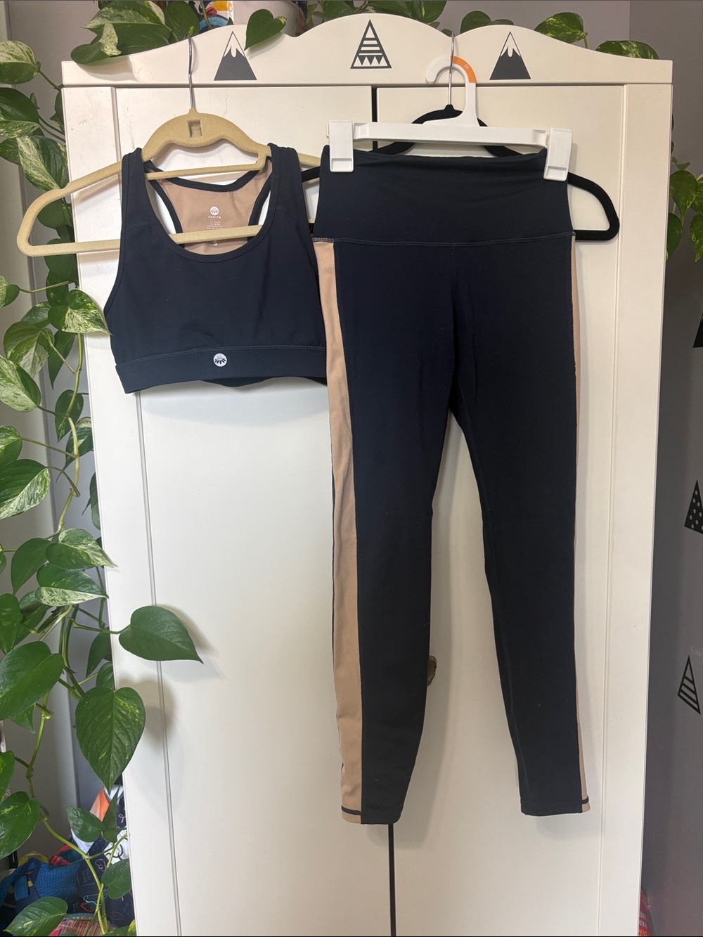 Senita Athletics Navy and Tan Colorblock High-Waist Leggings & Sports Bra Set